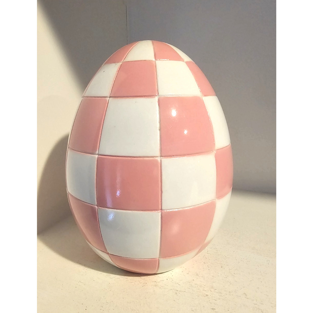 Pink & White Checkered Easter Egg 7" Hip & Hop